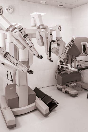 Sistema cirúrgico robótico da Vinci na UroClínica Rio